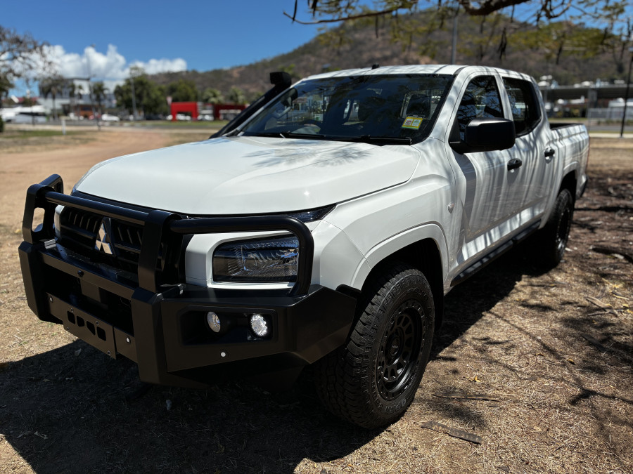 2026 Mitsubishi Triton MV GLX Ute Image 3
