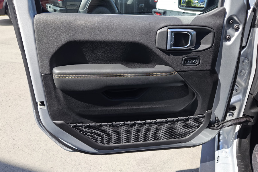 2023 Jeep Wrangler SUV Image 21