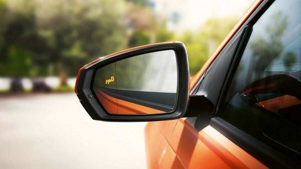 Blind spot sensor with rear traffic alert Image