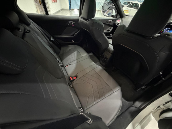2025 BMW 1 Series F70 120 M Sport Hatch image 12