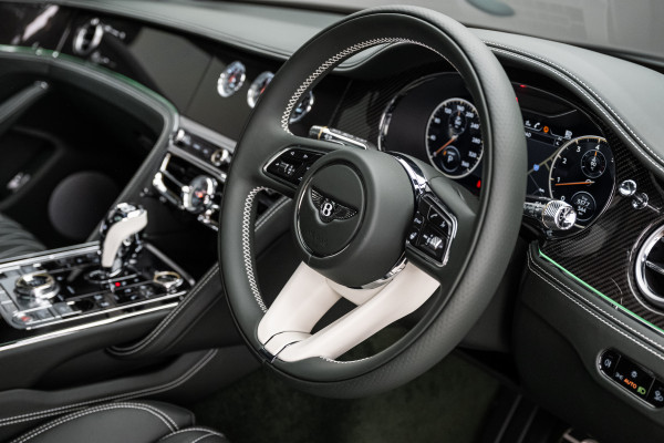 2023 Bentley Flying Spur 3S Azure V8 Sedan image 5