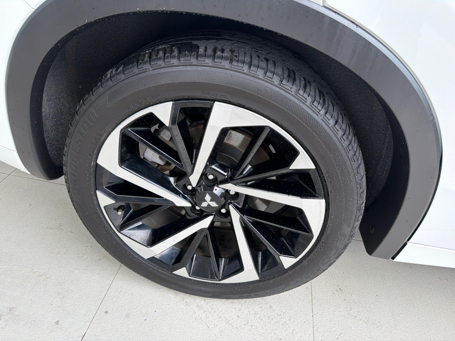 2021 MY22 Mitsubishi Outlander ZM Exceed SUV Image 21
