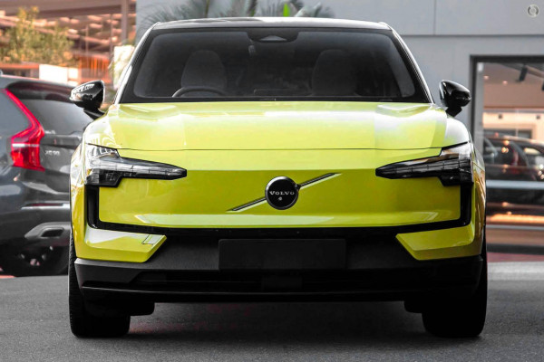 2025 Volvo EX30  Twin Motor Performance Ultra SUV Image 3