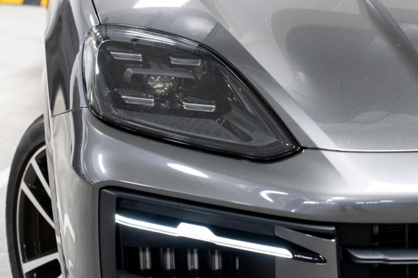 2024 Porsche Cayenne 9YB E-Hybrid SUV image 23