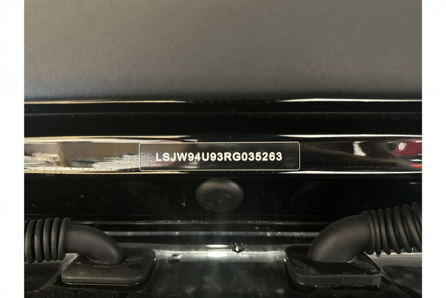 2024 MY24.5 MG HS AS33 Essence SUV Image 36