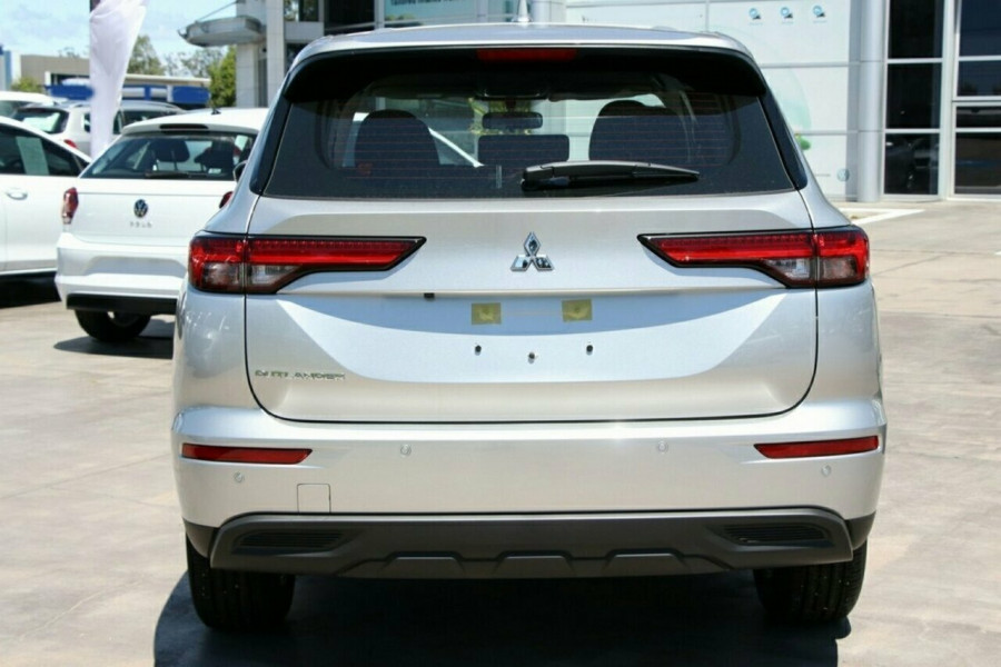 2024 Mitsubishi Outlander ZM ES SUV Image 7