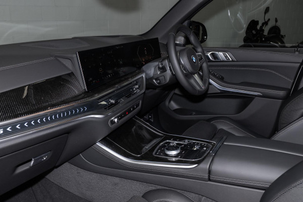 2025 BMW X5 G05 LCI xDrive40i M Sport SUV image 8