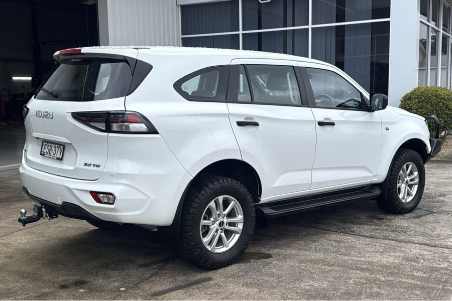 2022 Isuzu MU-X RJ LS-M SUV Image 5