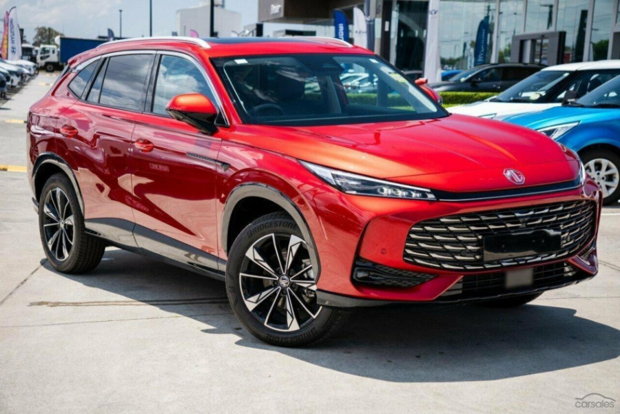 2025 MG HS AS33 Essence SUV Image 1