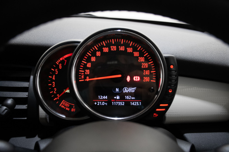 2015 MINI Cooper S Hatch Image 19