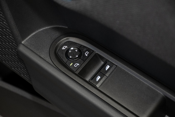 2025 MINI Cooper F65 C Classic Hatch image 17