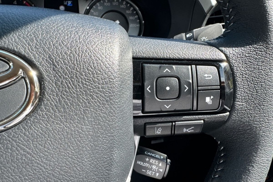 2023 Toyota HiLux GUN126R SR5 Cab Chassis Image 12