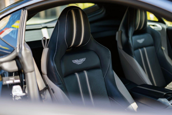 2018 Aston Martin Vantage Coupe Image 8