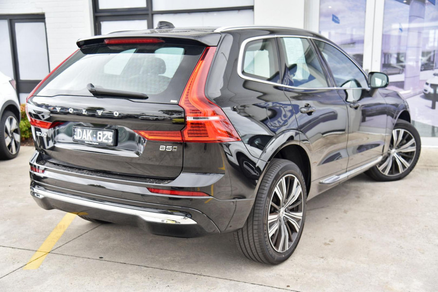 2023 Volvo XC60  Ultimate B5 Bright SUV Image 18