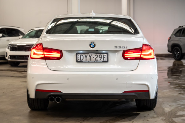 2018 BMW 3 Series F30 LCI 330i M Sport Sedan image 5