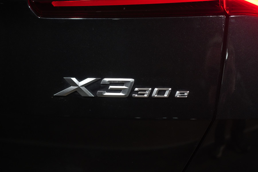 2025 BMW X3 30e xDrive SUV Image 8
