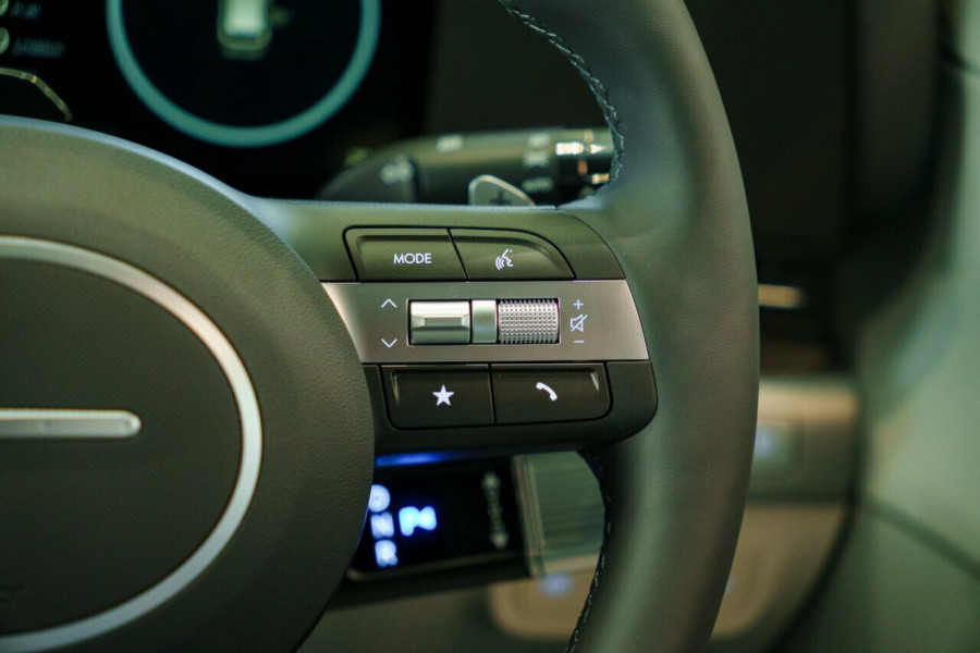 2025 Hyundai KONA SX2.V2 Premium SUV Image 9