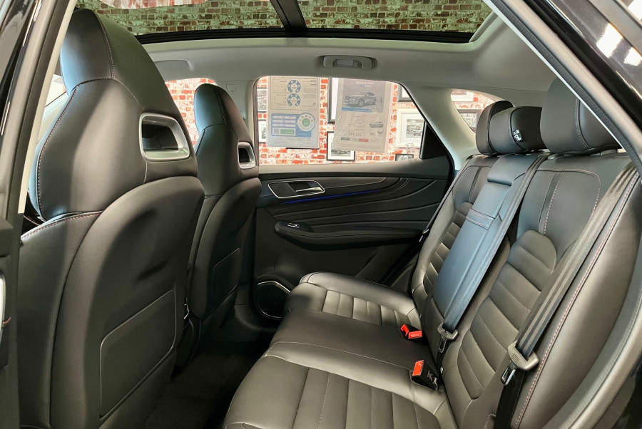 2025 MG HS Essence Plug-In Hybrid SUV Image 11