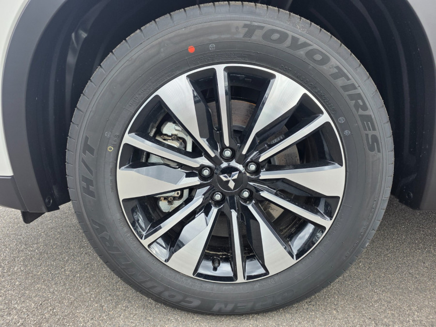 2025 Mitsubishi Outlander ZM LS SUV Image 8