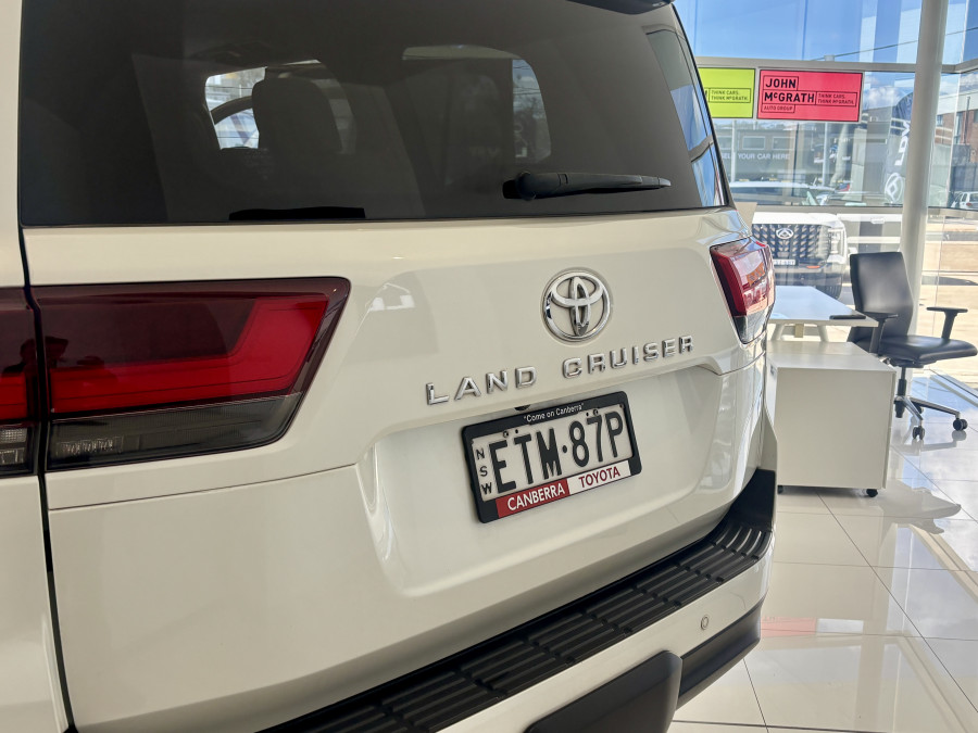 2022 Toyota LandCruiser FJA300R VX SUV Image 36