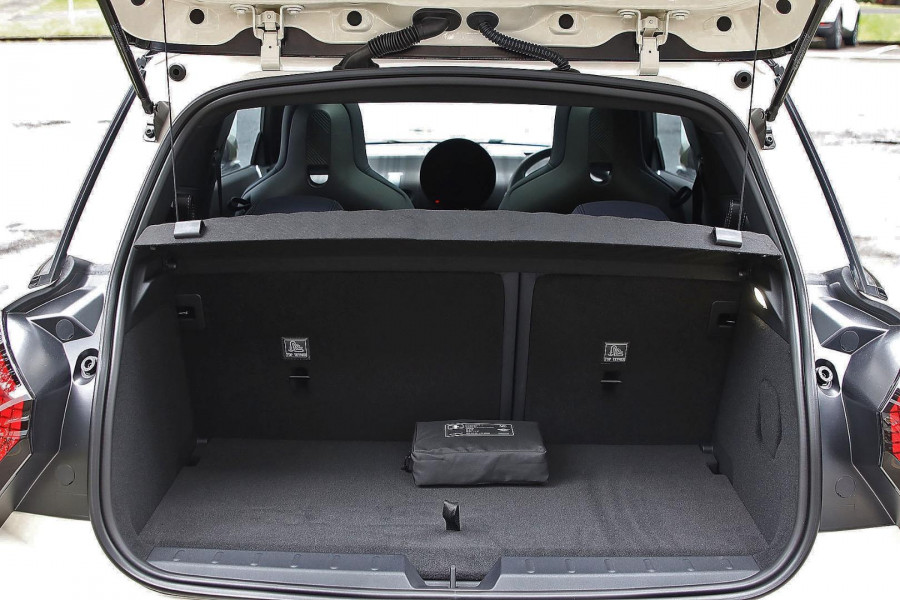 2026 MINI Cooper J01 SE Favoured Hatch