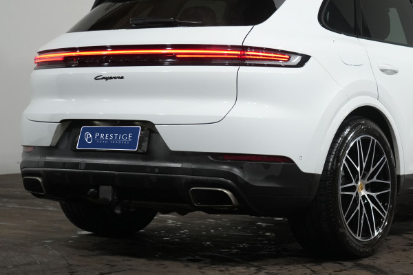 2023 Porsche Cayenne SUV Image 8