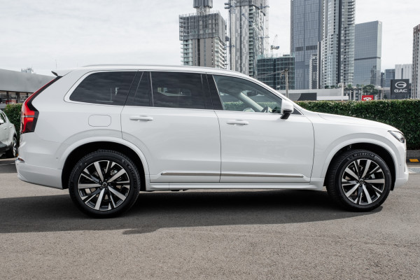 2026 Volvo XC90 L Series Plus B5 Bright SUV Image 3