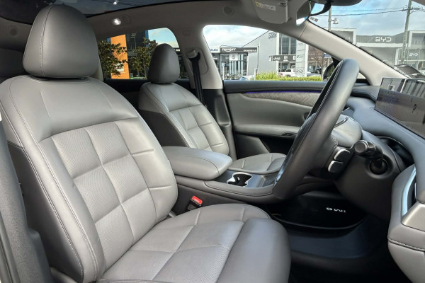 2026 MG IM6 Platinum SUV Image 10