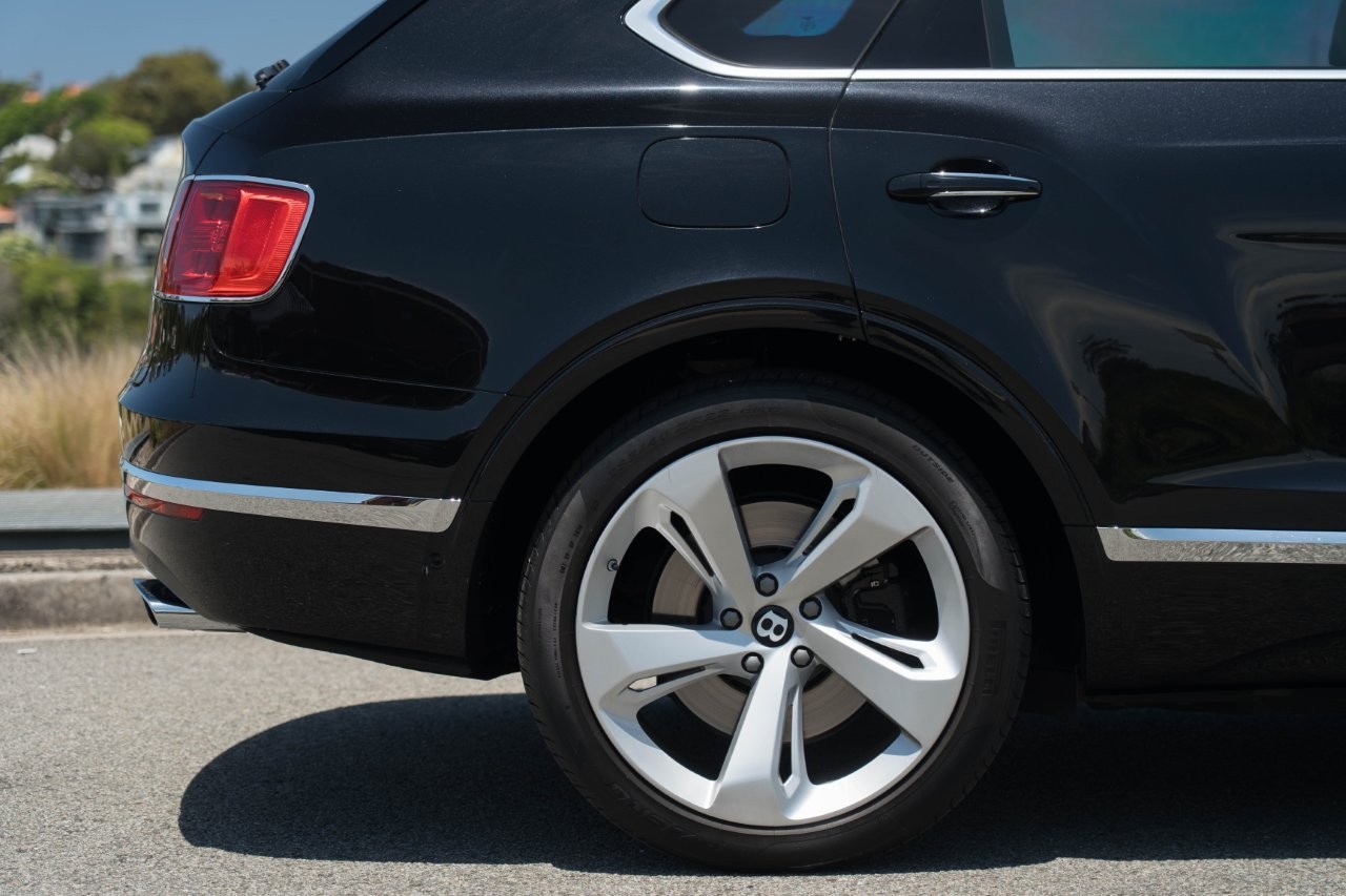 2018 Bentley Bentayga W12 SUV Image 7