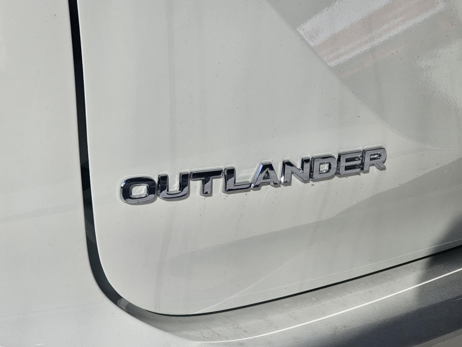 2025 Mitsubishi Outlander ZM LS SUV Image 7