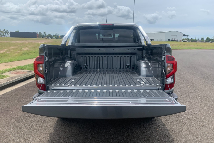 2024 Nissan Navara D23 ST Ute Image 8