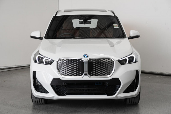 2026 BMW iX1 U11 xDrive30 M Sport SUV image 4