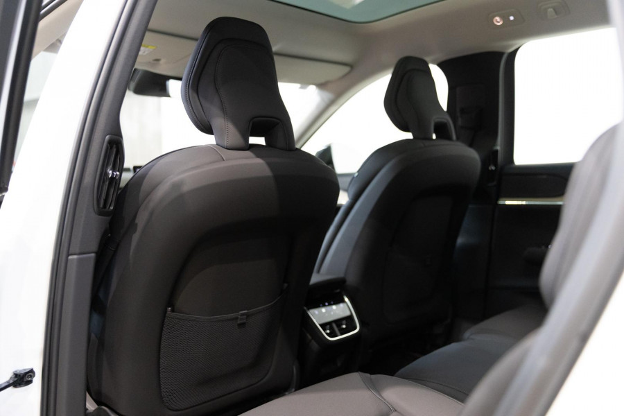 2025 Volvo EX90 No Series Plus Twin Motor SUV Image 23