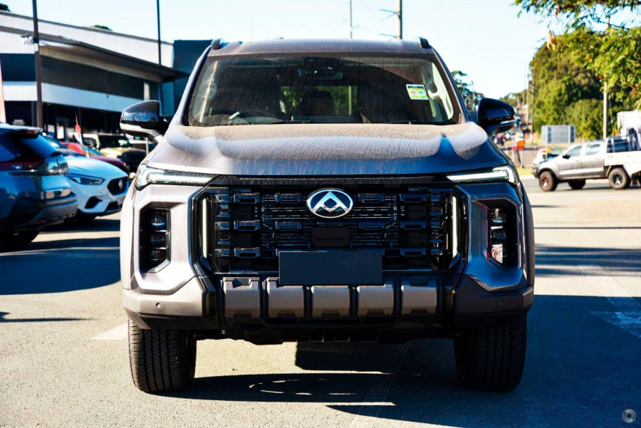2026 MY25 LDV D90 SV9A Executive SUV Image 2