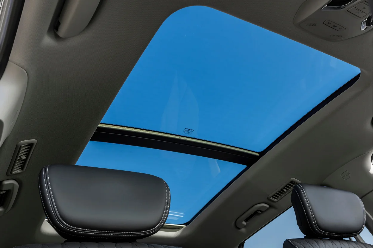 PANORAMIC SUNROOF Image