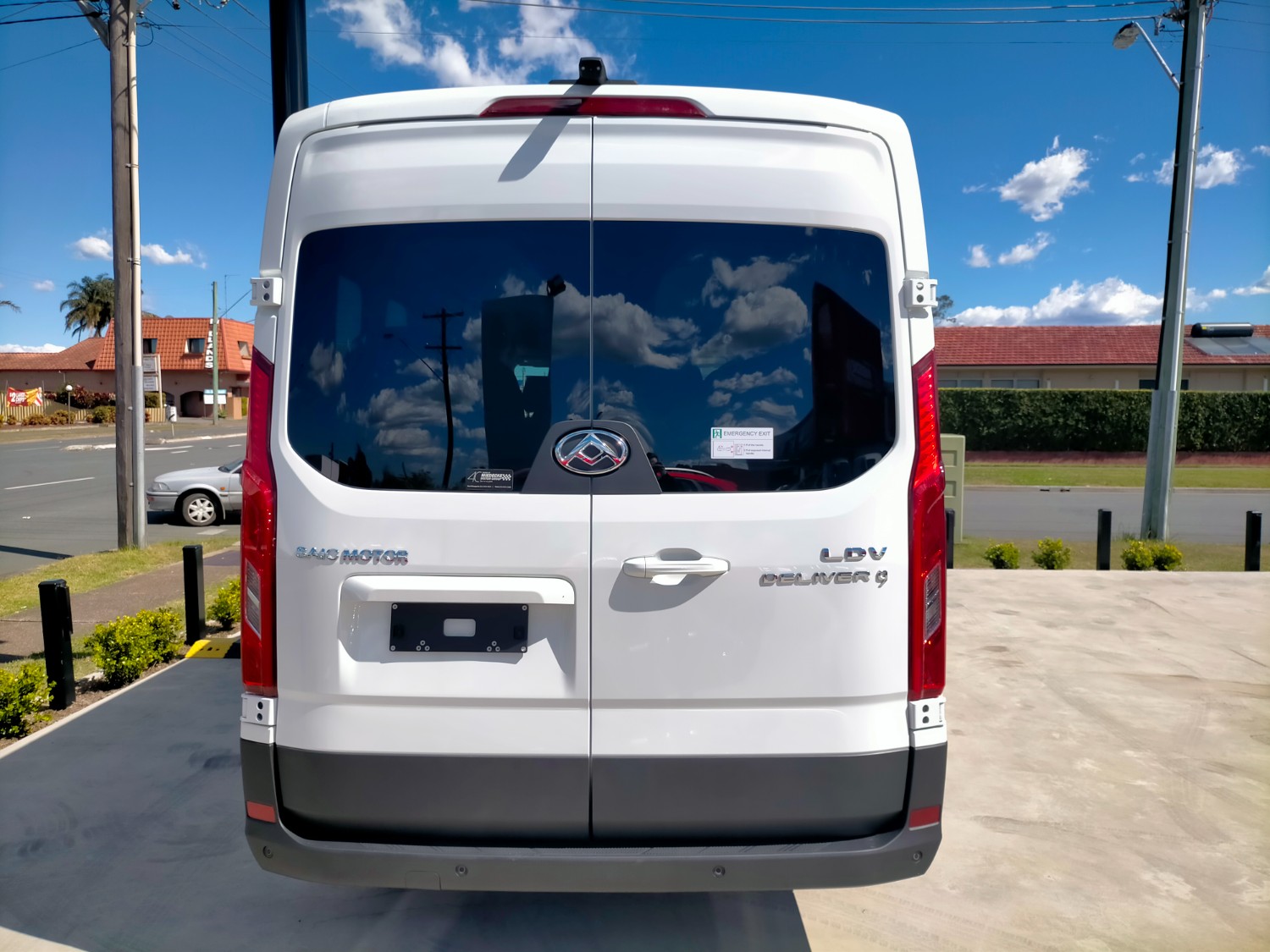2021 LDV Deliver 9 12-Seat Bus (Mid Roof) Bus Image 33