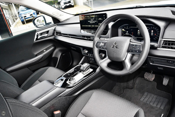 2026 Mitsubishi Outlander ZM LS SUV Image 5