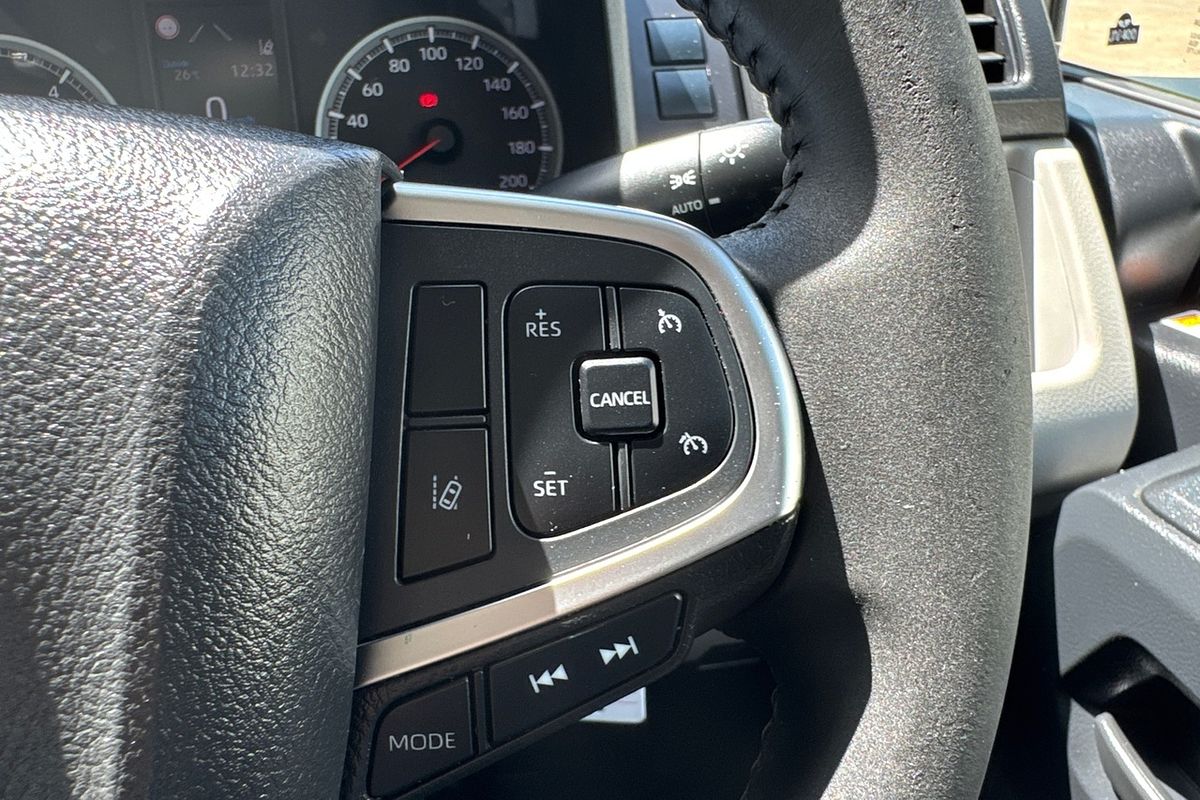 2019 Toyota HiAce GDH300R Commuter Van Image 15