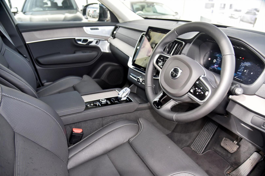 2025 MY26 Volvo XC90 L Series Ultra B5 Dark SUV Image 7