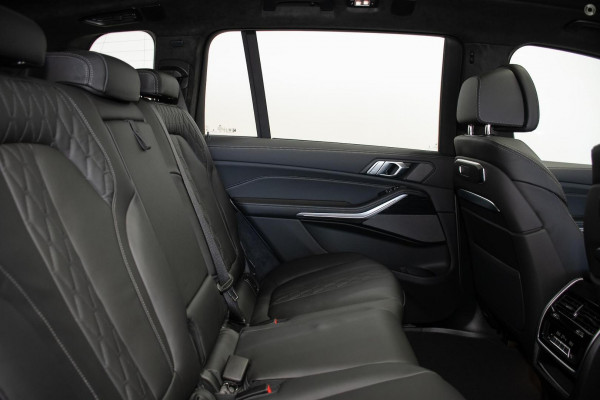 2025 BMW X7 G07 LCI xDrive40d M Sport SUV image 10