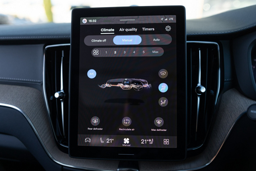 2026 Volvo XC60 UZ Ultra T8 Plug-in Hybrid Dark SUV Image 27