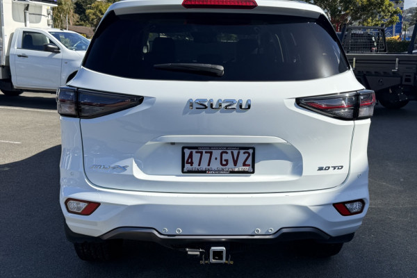 2022 MY23 Isuzu MU-X RJ LS-T SUV Image 9