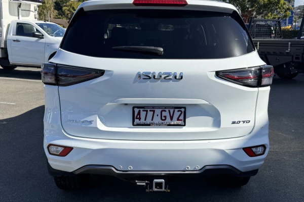 2022 MY23 Isuzu MU-X RJ LS-T SUV Image 9