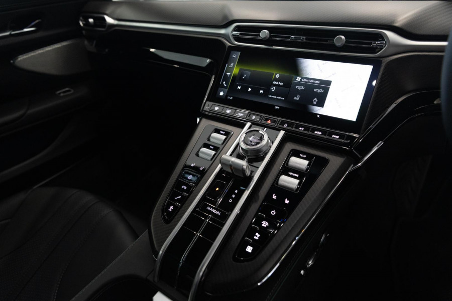 2025 MY26 Aston Martin Vantage   Coupe Image 18
