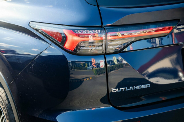 2025 Mitsubishi Outlander ZM LS SUV Image 7