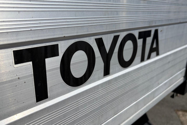 2022 Toyota HiLux TGN121R WorkMate Cab Chassis Image 10