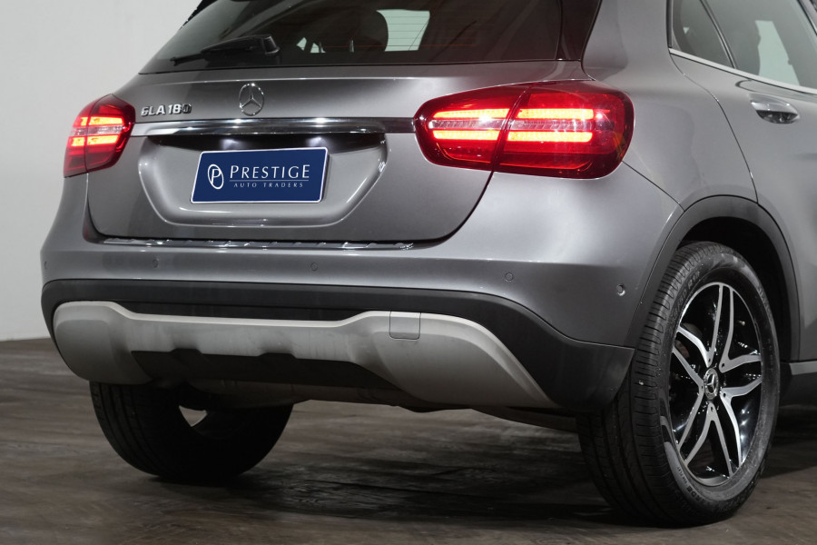 2018 Mercedes-Benz GLA-Class 180 SUV Image 8
