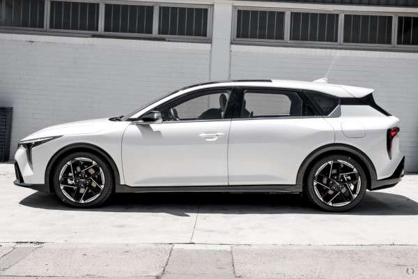 2026 Kia K4 CL4m GT-Line Hatch Image 5