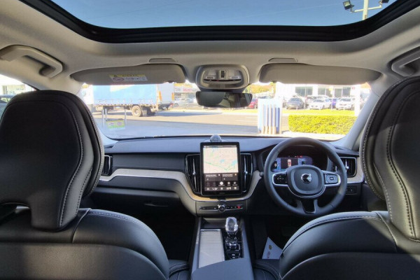 2026 Volvo XC60 UZ Ultra T8 Plug-in Hybrid Dark SUV Image 6