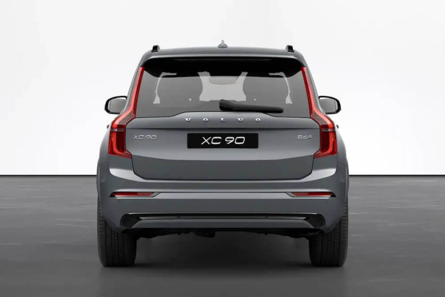 2022 Volvo XC90 B6 R-Design